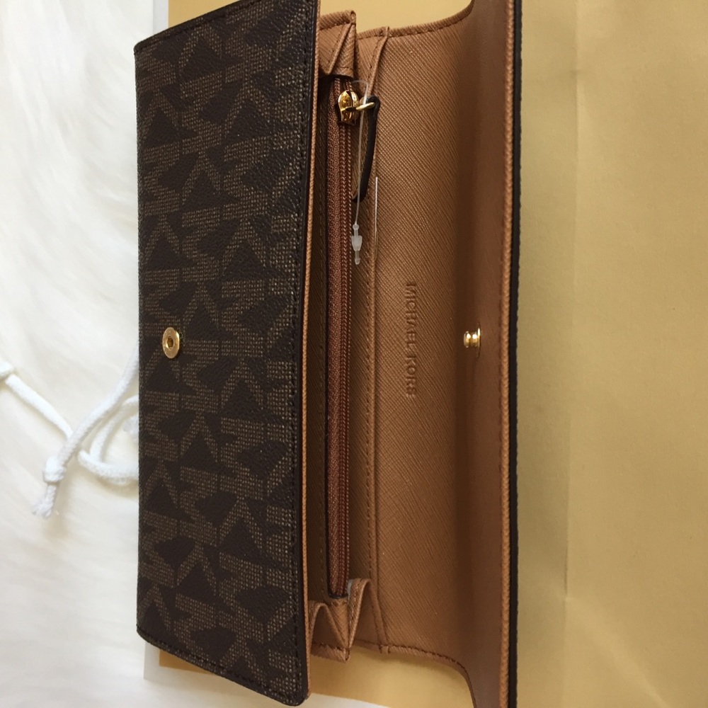 Michael Kors LARGE carryall brown acorn wallet - Picture 3 of 8